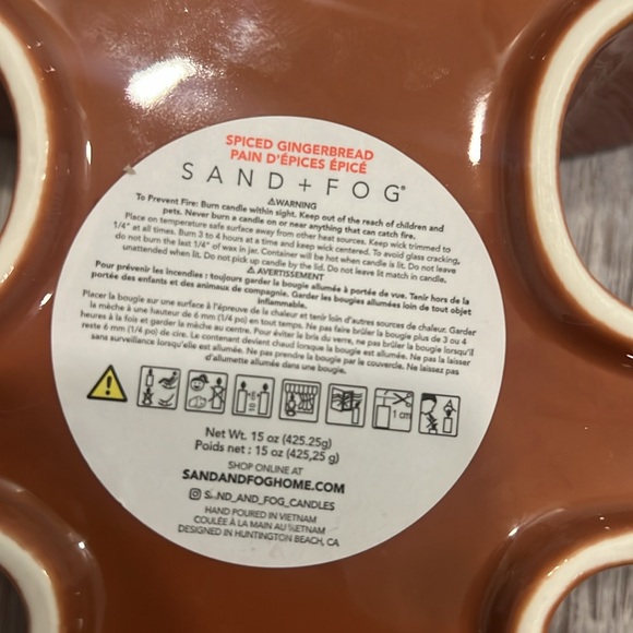 Sand & Fog gingerbread candle 15 oz. NWT - Picture 5 of 5